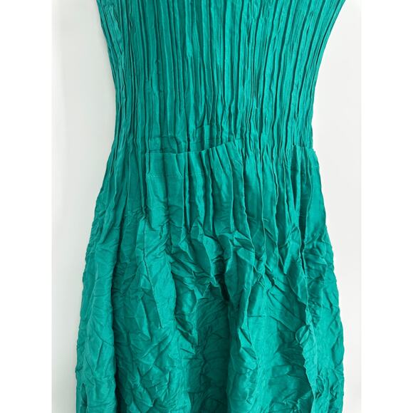 Alquema Smash Pocket Midi Dress Satin Crinkle Crew Neck Sleeveless, Green - Picture 5 of 11